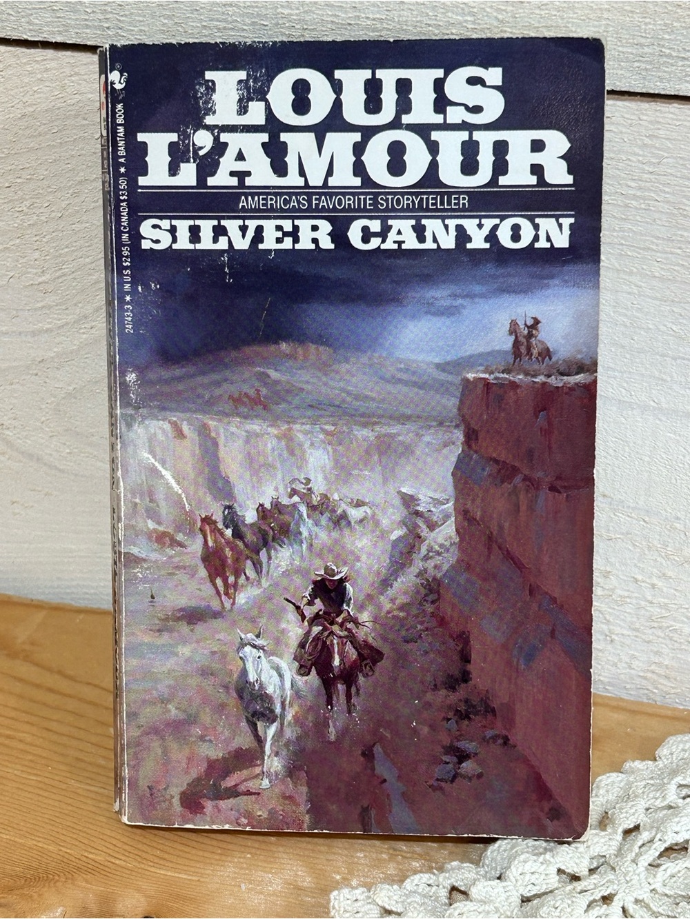 L'Amour Silver Canyon Paperback - Classic Western Novel (Blue Cover)